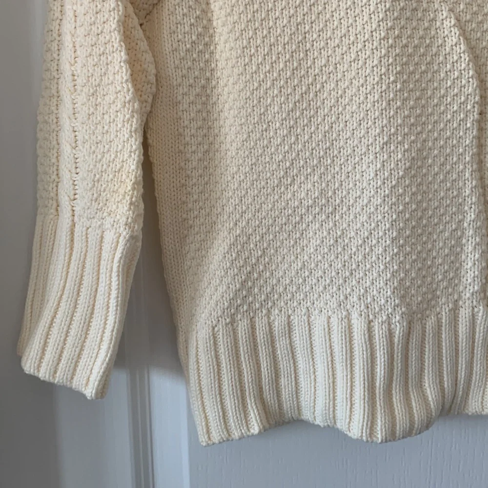 NWOT BANANA REPUBLIC Winter White Crochet Deep V-Neck Cardigan Sweater Size S - Picture 12 of 13